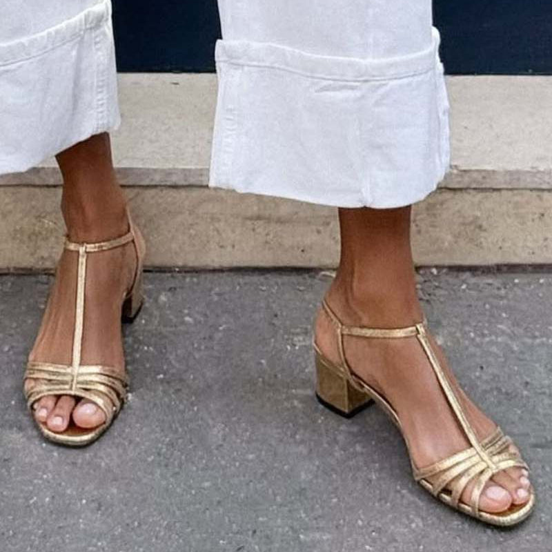Allegra | Kultaiset Sandaalit Arkipäivän Eleganssia