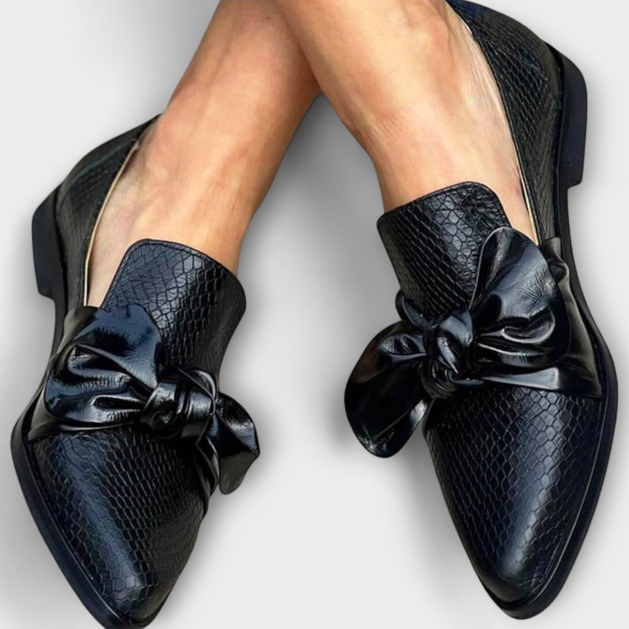 Claudia - Loaferit solmiotteen kanssa